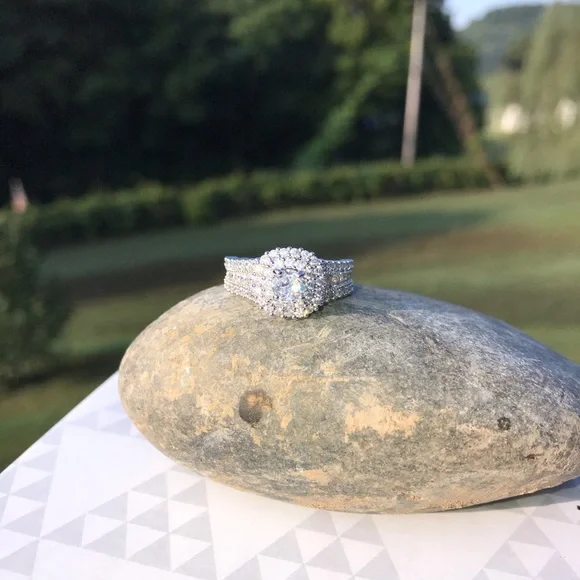 Absolutely Stunning .925 Stamped Silver Rings! - Picture 2 of 3
